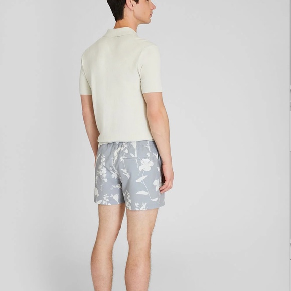 Arlen Floral Print 4” Swim Trunk - Brand New - NEVER WORN - Grey Base - Picture 2 of 5